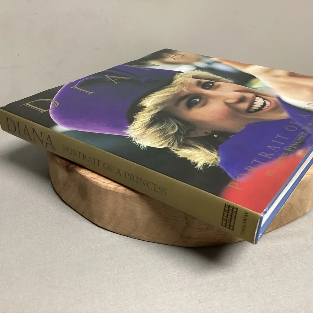 🟣 Diana - Portrait Of A Princess by Jayne Fincher, Royal Photographer - Awesome - Picture 3 of 16